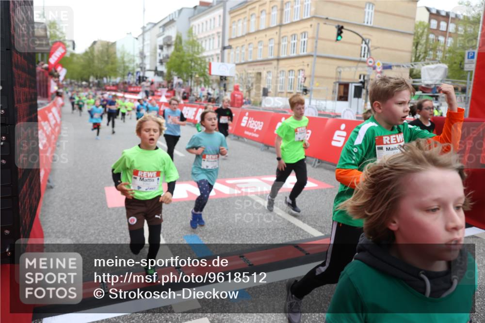 25.04.2026 - Das Zehntel Strokosch-Dieckow http://msf.ph/oto/9618512 25.04.2026 10:56:22 Ziel 5195, 5274, 5364, 5381, 5405, 5493, 5494, 5549, 5553, 5697, 5756, 6152, 6526, 6813, 7092, 7149, 7161, 7244, 7308, 7466, 7543, 7679, 7875, 7879, 8009 meine-sportfotos.de