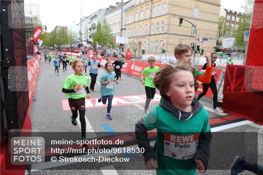 25.04.2026 - Das Zehntel Strokosch-Dieckow http://msf.ph/oto/9618530 25.04.2026 10:56:22 Ziel 5195, 5274, 5364, 5381, 5405, 5493, 5494, 5549, 5553, 5697, 5756, 6152, 6526, 6813, 7092, 7149, 7161, 7244, 7308, 7466, 7543, 7679, 7875, 7879, 8009 meine-sportfotos.de
