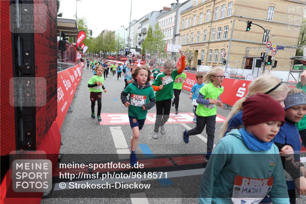 25.04.2026 - Das Zehntel Strokosch-Dieckow http://msf.ph/oto/9618571 25.04.2026 10:56:21 Ziel 5034, 5035, 5195, 5274, 5364, 5381, 5405, 5493, 5494, 5549, 5553, 5697, 6152, 6433, 6526, 6677, 6813, 7092, 7149, 7161, 7244, 7308, 7466, 7543, 7679, 7875, 8009 meine-sportfotos.de