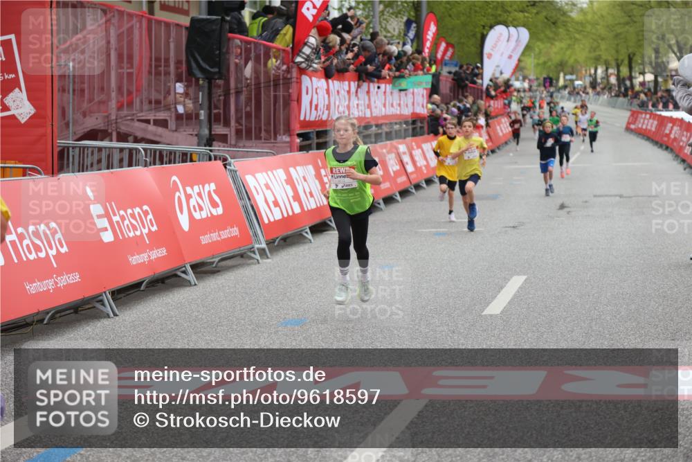 25.04.2026 - Das Zehntel Strokosch-Dieckow http://msf.ph/oto/9618597 25.04.2026 08:48:53 Ziel 1587, 2053, 2796, 3222, 3580 meine-sportfotos.de