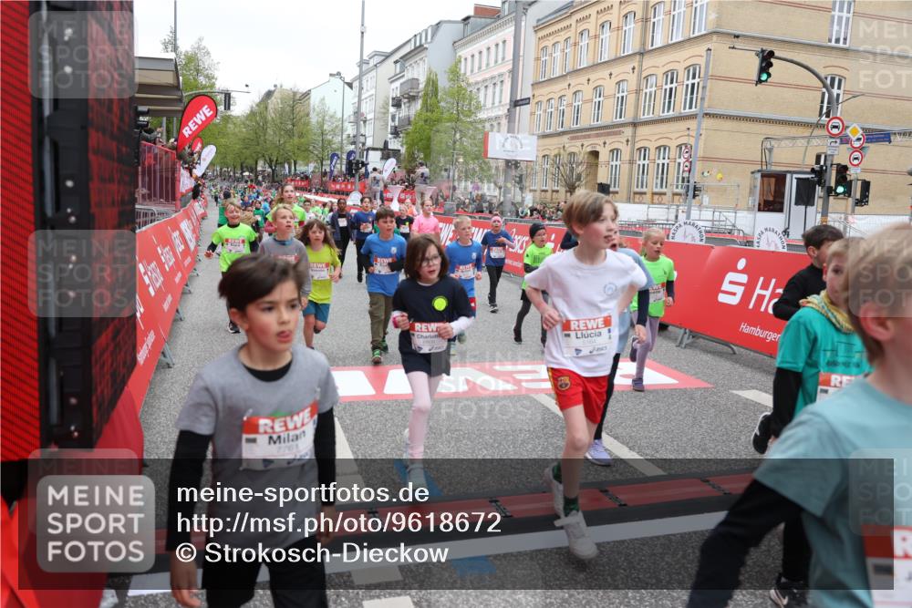 25.04.2026 - Das Zehntel Strokosch-Dieckow http://msf.ph/oto/9618672 25.04.2026 11:00:52 Ziel 5026, 5075, 5078, 5164, 5238, 5297, 5301, 5358, 5460, 5767, 5860, 6257, 6261, 6270, 6274, 6305, 6306, 6387, 6427, 6556, 6608, 6654, 6661, 6671, 6742, 7033, 7057, 7066, 7076, 7081, 7535, 7559, 7657, 7761, 7876 meine-sportfotos.de