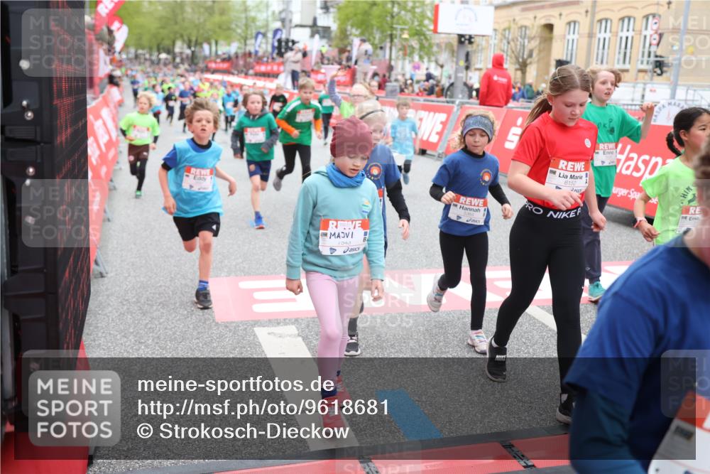 25.04.2026 - Das Zehntel Strokosch-Dieckow http://msf.ph/oto/9618681 25.04.2026 10:56:19 Ziel 5034, 5035, 5263, 5274, 5364, 5381, 5405, 5498, 5549, 5553, 5697, 6152, 6433, 6526, 6677, 6954, 7019, 7092, 7161, 7240, 7244, 7308, 7543, 7701, 7875, 8009 meine-sportfotos.de