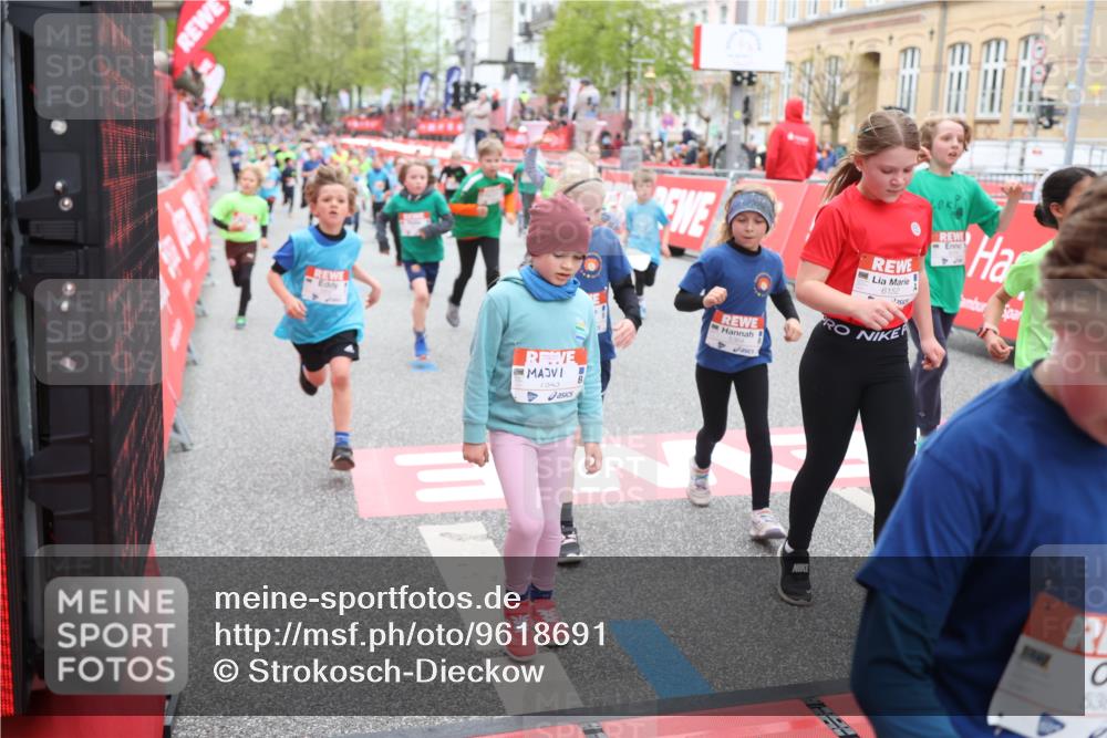 25.04.2026 - Das Zehntel Strokosch-Dieckow http://msf.ph/oto/9618691 25.04.2026 10:56:19 Ziel 5034, 5035, 5263, 5274, 5364, 5381, 5405, 5498, 5549, 5553, 5697, 6152, 6433, 6526, 6677, 6954, 7019, 7092, 7161, 7240, 7244, 7308, 7543, 7701, 7875, 8009 meine-sportfotos.de