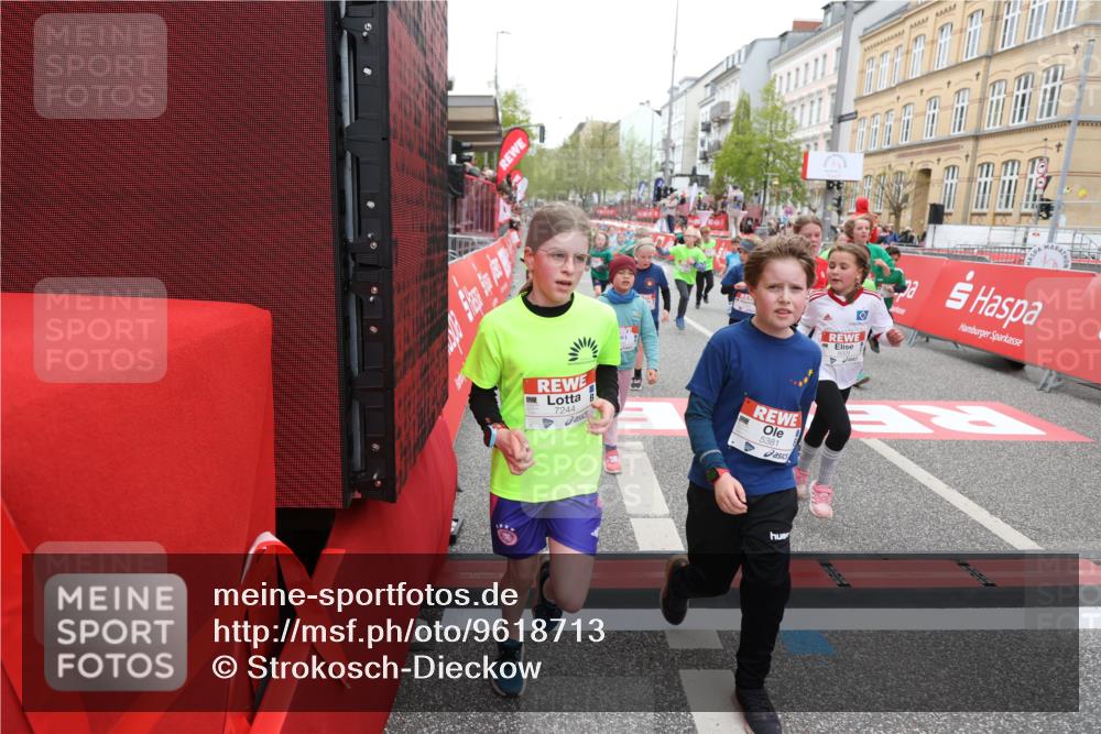 25.04.2026 - Das Zehntel Strokosch-Dieckow http://msf.ph/oto/9618713 25.04.2026 10:56:19 Ziel 5034, 5035, 5263, 5274, 5364, 5381, 5405, 5498, 5549, 5553, 5697, 6152, 6433, 6526, 6677, 6954, 7019, 7092, 7161, 7240, 7244, 7308, 7543, 7701, 7875, 8009 meine-sportfotos.de