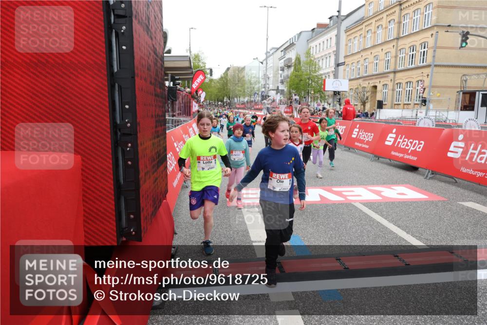 25.04.2026 - Das Zehntel Strokosch-Dieckow http://msf.ph/oto/9618725 25.04.2026 10:56:18 Ziel 5034, 5035, 5095, 5263, 5364, 5381, 5405, 5498, 5553, 5660, 5697, 6152, 6433, 6526, 6545, 6677, 6954, 7019, 7240, 7244, 7308, 7543, 7701, 8009 meine-sportfotos.de