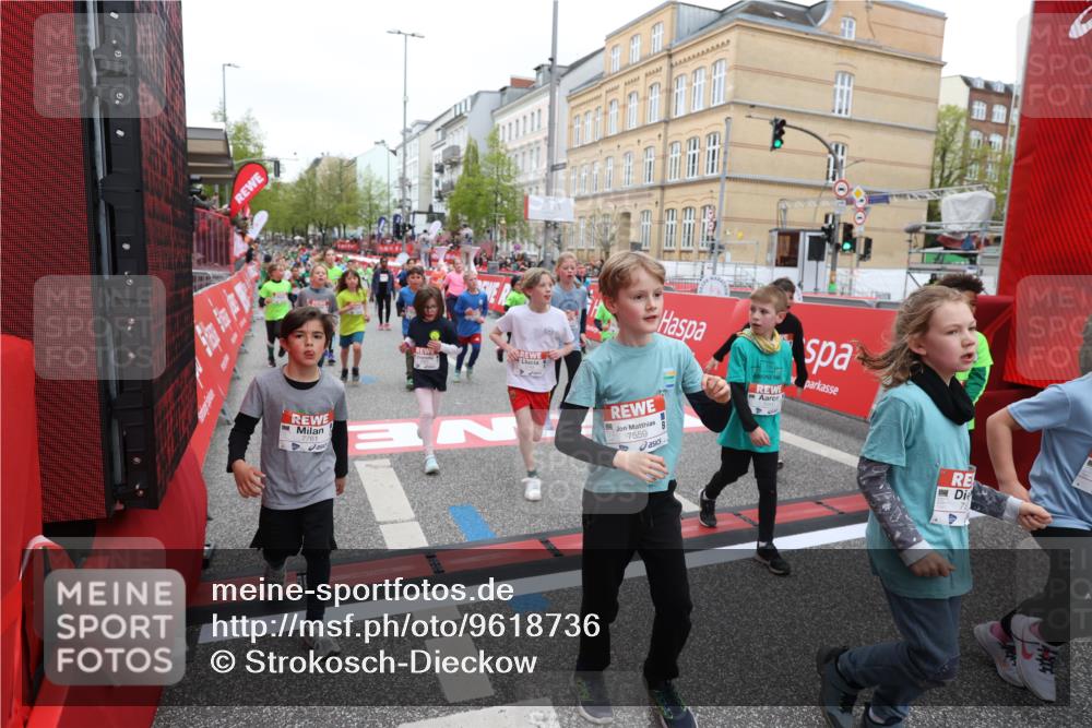 25.04.2026 - Das Zehntel Strokosch-Dieckow http://msf.ph/oto/9618736 25.04.2026 11:00:51 Ziel 5026, 5075, 5078, 5164, 5238, 5297, 5301, 5429, 5460, 5767, 5860, 6257, 6261, 6270, 6274, 6305, 6306, 6387, 6427, 6556, 6608, 6654, 6661, 6671, 6742, 7033, 7057, 7066, 7076, 7081, 7535, 7559, 7657, 7761 meine-sportfotos.de