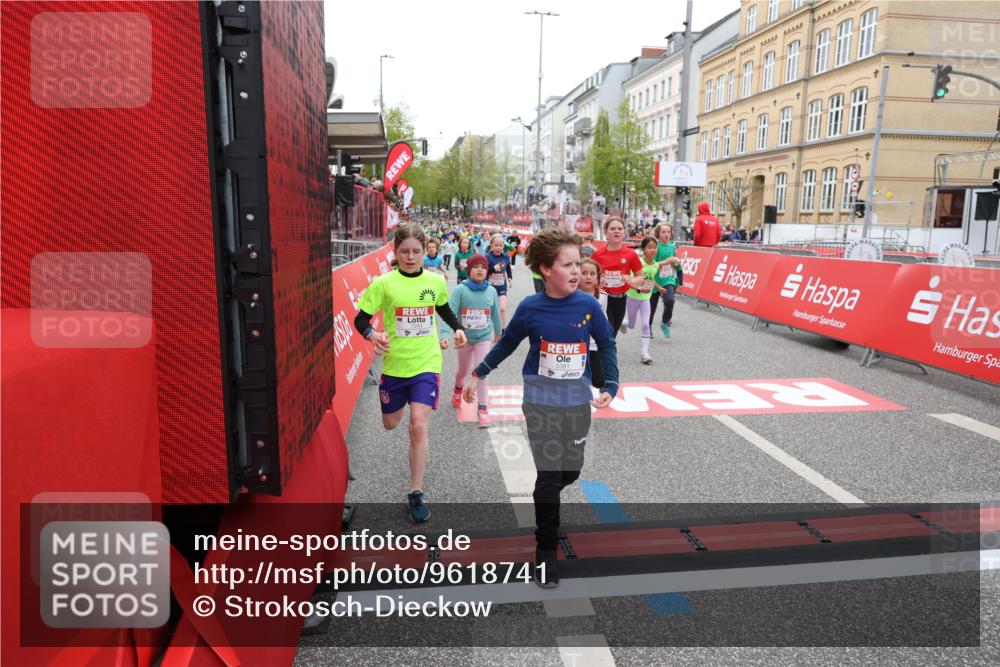 25.04.2026 - Das Zehntel Strokosch-Dieckow http://msf.ph/oto/9618741 25.04.2026 10:56:18 Ziel 5034, 5035, 5095, 5263, 5364, 5381, 5405, 5498, 5553, 5660, 5697, 6152, 6433, 6526, 6545, 6677, 6954, 7019, 7240, 7244, 7308, 7543, 7701, 8009 meine-sportfotos.de