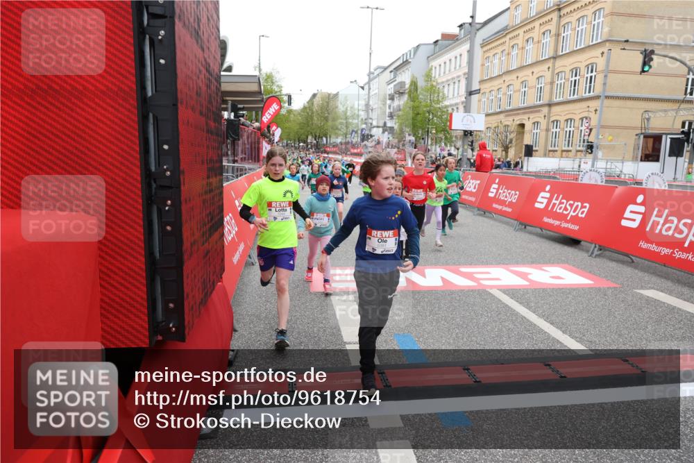 25.04.2026 - Das Zehntel Strokosch-Dieckow http://msf.ph/oto/9618754 25.04.2026 10:56:18 Ziel 5034, 5035, 5095, 5263, 5364, 5381, 5405, 5498, 5553, 5660, 5697, 6152, 6433, 6526, 6545, 6677, 6954, 7019, 7240, 7244, 7308, 7543, 7701, 8009 meine-sportfotos.de