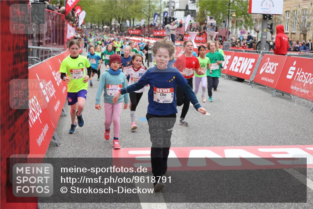 25.04.2026 - Das Zehntel Strokosch-Dieckow http://msf.ph/oto/9618791 25.04.2026 10:56:18 Ziel 5034, 5035, 5095, 5263, 5364, 5381, 5405, 5498, 5553, 5660, 5697, 6152, 6433, 6526, 6545, 6677, 6954, 7019, 7240, 7244, 7308, 7543, 7701, 8009 meine-sportfotos.de