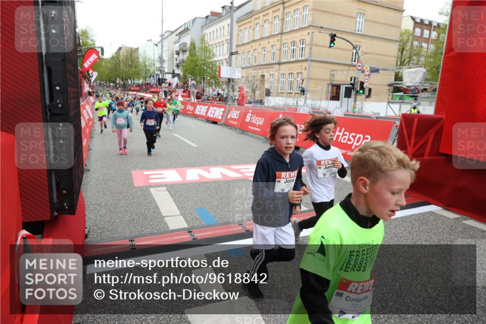 25.04.2026 - Das Zehntel Strokosch-Dieckow http://msf.ph/oto/9618842 25.04.2026 10:56:16 Ziel 5034, 5035, 5095, 5261, 5263, 5288, 5381, 5498, 5660, 6034, 6433, 6545, 6677, 6905, 6954, 7019, 7240, 7244, 7701, 7722, 7843, 8000, 8009 meine-sportfotos.de