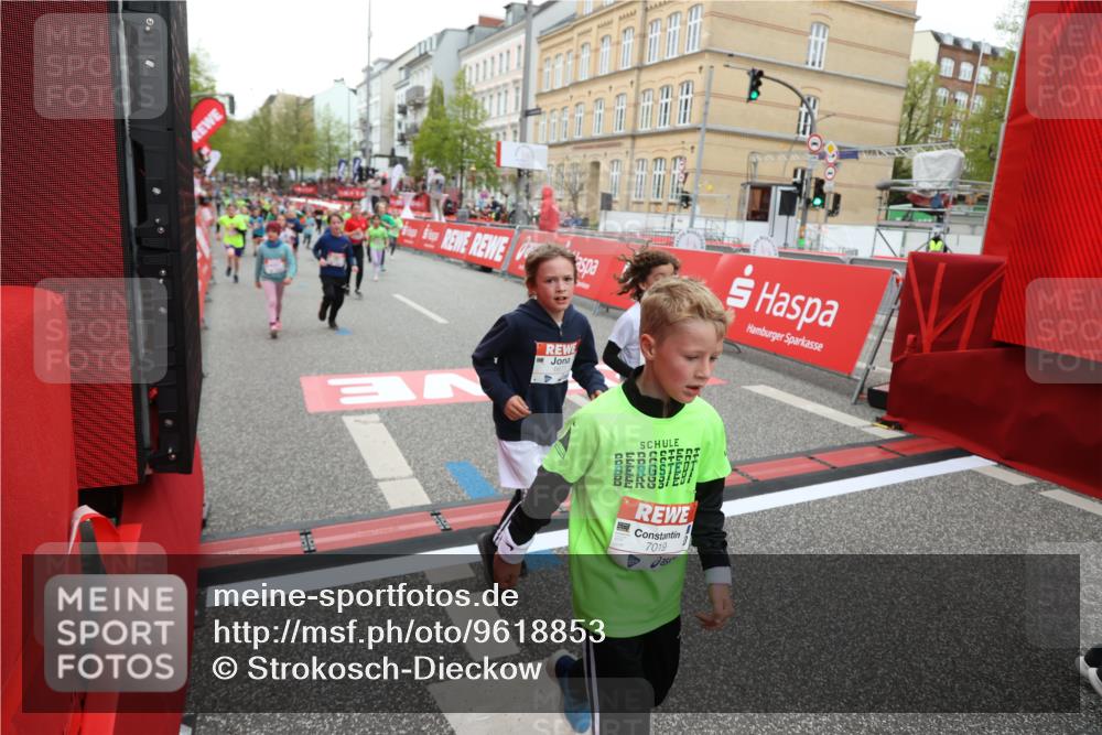 25.04.2026 - Das Zehntel Strokosch-Dieckow http://msf.ph/oto/9618853 25.04.2026 10:56:16 Ziel 5034, 5035, 5095, 5261, 5263, 5288, 5381, 5498, 5660, 6034, 6433, 6545, 6677, 6905, 6954, 7019, 7240, 7244, 7701, 7722, 7843, 8000, 8009 meine-sportfotos.de