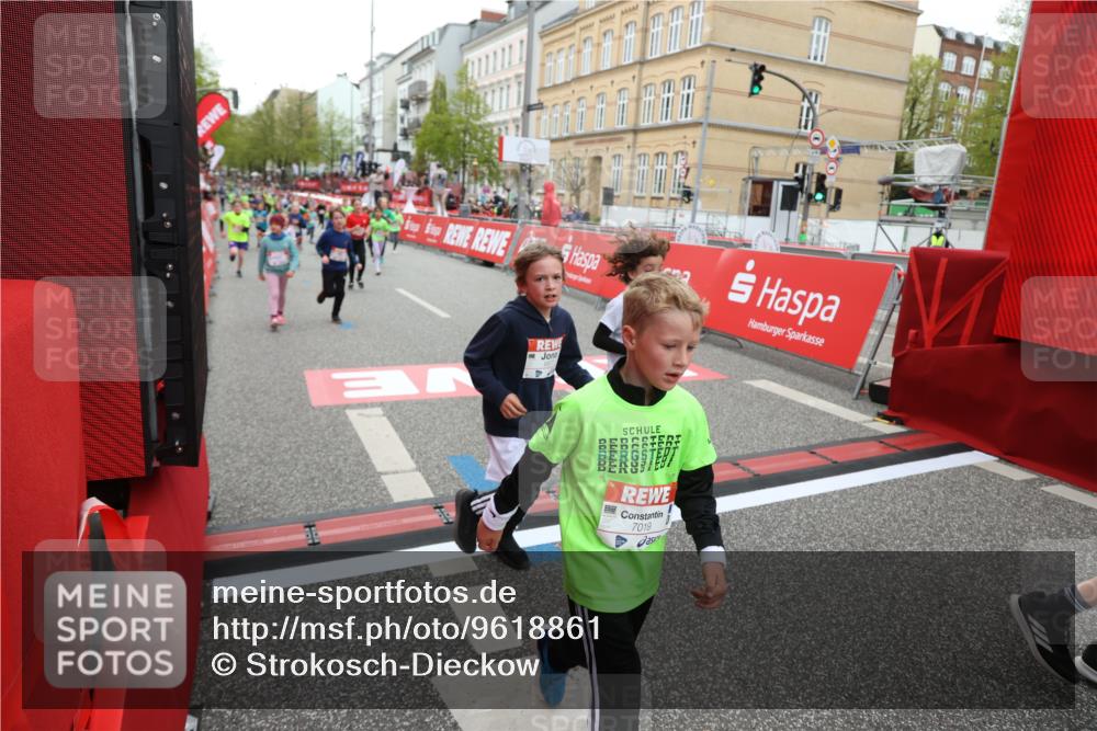 25.04.2026 - Das Zehntel Strokosch-Dieckow http://msf.ph/oto/9618861 25.04.2026 10:56:16 Ziel 5034, 5035, 5095, 5261, 5263, 5288, 5381, 5498, 5660, 6034, 6433, 6545, 6677, 6905, 6954, 7019, 7240, 7244, 7701, 7722, 7843, 8000, 8009 meine-sportfotos.de