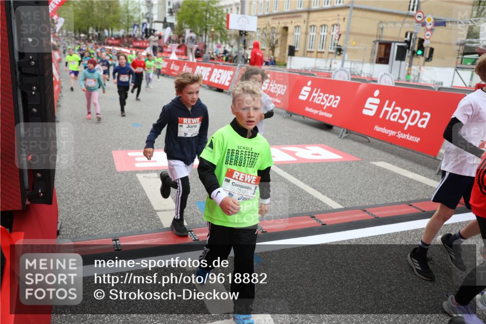 25.04.2026 - Das Zehntel Strokosch-Dieckow http://msf.ph/oto/9618882 25.04.2026 10:56:16 Ziel 5034, 5035, 5095, 5261, 5263, 5288, 5381, 5498, 5660, 6034, 6433, 6545, 6677, 6905, 6954, 7019, 7240, 7244, 7701, 7722, 7843, 8000, 8009 meine-sportfotos.de