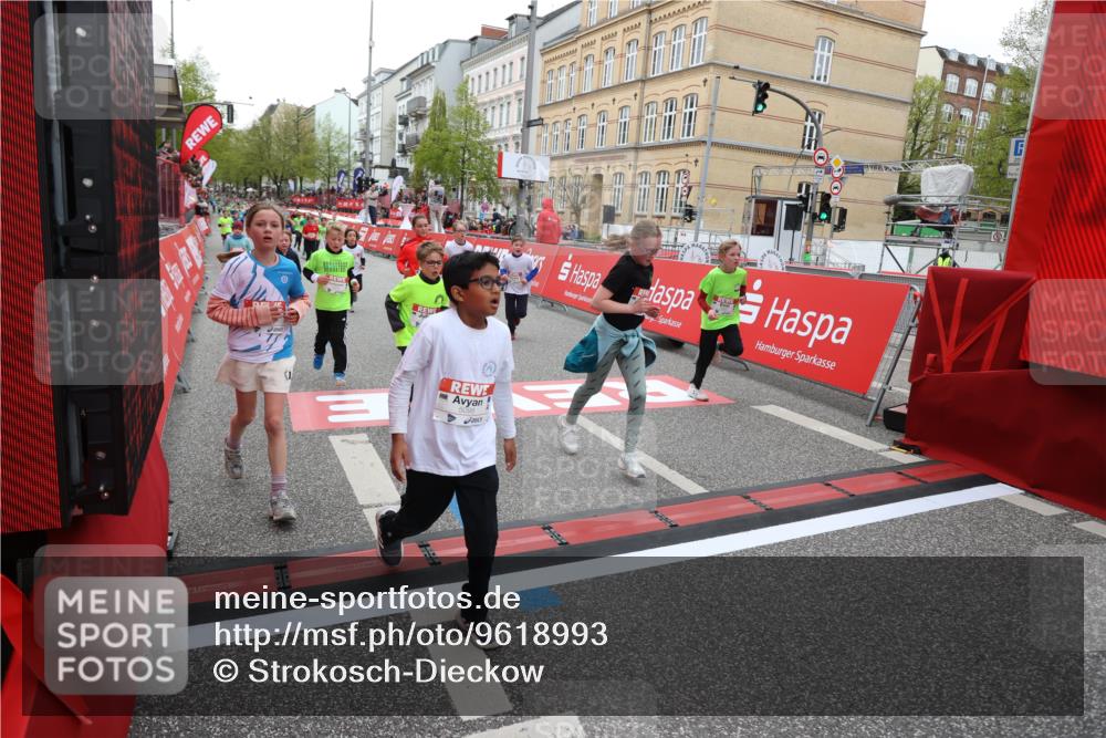 25.04.2026 - Das Zehntel Strokosch-Dieckow http://msf.ph/oto/9618993 25.04.2026 10:56:13 Ziel 5034, 5035, 5095, 5207, 5261, 5263, 5288, 5498, 5660, 5990, 6006, 6034, 6374, 6433, 6545, 6677, 6905, 6954, 7019, 7090, 7240, 7701, 7722, 7843, 8000 meine-sportfotos.de