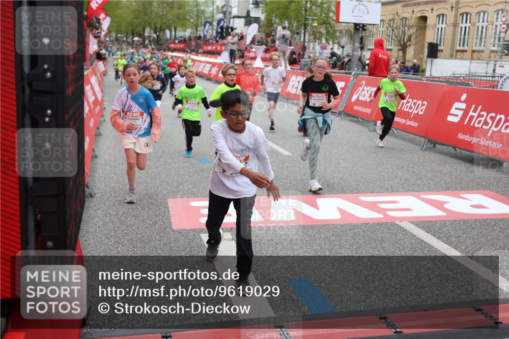 25.04.2026 - Das Zehntel Strokosch-Dieckow http://msf.ph/oto/9619029 25.04.2026 10:56:12 Ziel 5095, 5207, 5261, 5263, 5288, 5498, 5521, 5660, 5926, 5990, 6006, 6034, 6374, 6545, 6905, 6954, 7019, 7090, 7240, 7258, 7701, 7722, 7843, 8000 meine-sportfotos.de