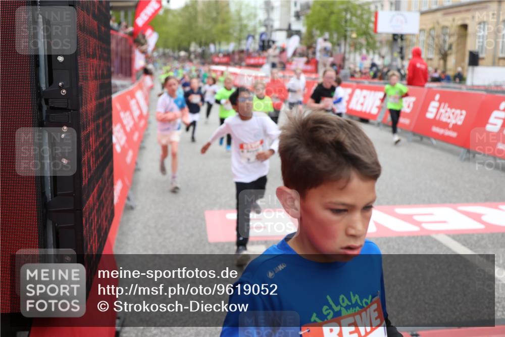 25.04.2026 - Das Zehntel Strokosch-Dieckow http://msf.ph/oto/9619052 25.04.2026 10:56:12 Ziel 5095, 5207, 5261, 5263, 5288, 5498, 5521, 5660, 5926, 5990, 6006, 6034, 6374, 6545, 6905, 6954, 7019, 7090, 7240, 7258, 7701, 7722, 7843, 8000 meine-sportfotos.de