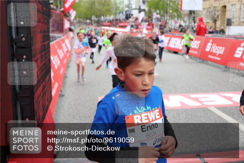 25.04.2026 - Das Zehntel Strokosch-Dieckow http://msf.ph/oto/9619059 25.04.2026 10:56:12 Ziel 5095, 5207, 5261, 5263, 5288, 5498, 5521, 5660, 5926, 5990, 6006, 6034, 6374, 6545, 6905, 6954, 7019, 7090, 7240, 7258, 7701, 7722, 7843, 8000 meine-sportfotos.de