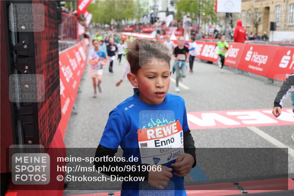 25.04.2026 - Das Zehntel Strokosch-Dieckow http://msf.ph/oto/9619066 25.04.2026 10:56:12 Ziel 5095, 5207, 5261, 5263, 5288, 5498, 5521, 5660, 5926, 5990, 6006, 6034, 6374, 6545, 6905, 6954, 7019, 7090, 7240, 7258, 7701, 7722, 7843, 8000 meine-sportfotos.de