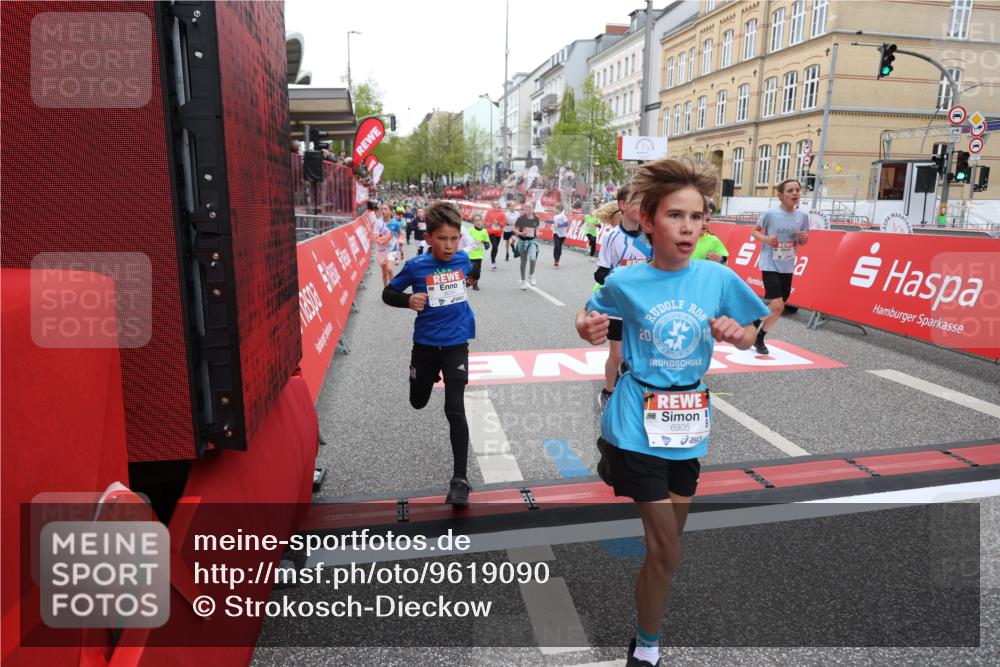 25.04.2026 - Das Zehntel Strokosch-Dieckow http://msf.ph/oto/9619090 25.04.2026 10:56:11 Ziel 5095, 5207, 5261, 5263, 5288, 5497, 5498, 5521, 5660, 5926, 5990, 6006, 6034, 6374, 6545, 6905, 6973, 7090, 7200, 7258, 7701, 7722, 7843, 8000 meine-sportfotos.de
