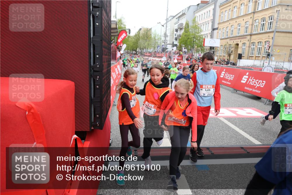 25.04.2026 - Das Zehntel Strokosch-Dieckow http://msf.ph/oto/9619100 25.04.2026 11:00:45 Ziel 5026, 5075, 5240, 5245, 5248, 5402, 5429, 5960, 6438, 6643, 6654, 6661, 6671, 6742, 6945, 7057, 7066, 7067, 7078, 7112, 7235, 7241, 7330, 7361, 7371, 7372, 7384, 7479, 7644, 7825 meine-sportfotos.de