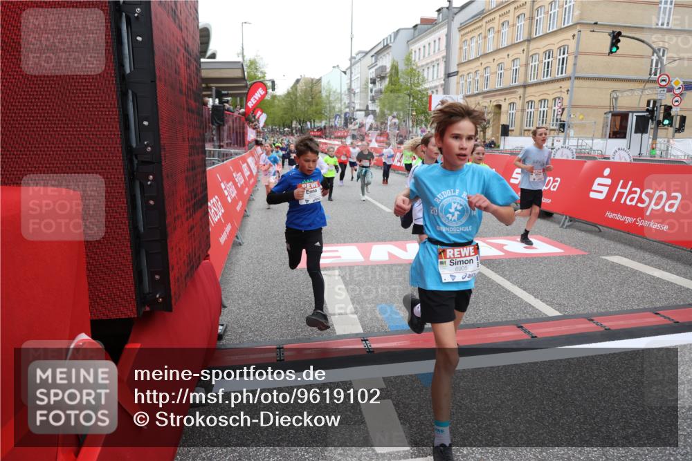 25.04.2026 - Das Zehntel Strokosch-Dieckow http://msf.ph/oto/9619102 25.04.2026 10:56:11 Ziel 5095, 5207, 5261, 5263, 5288, 5497, 5498, 5521, 5660, 5926, 5990, 6006, 6034, 6374, 6545, 6905, 6973, 7090, 7200, 7258, 7701, 7722, 7843, 8000 meine-sportfotos.de