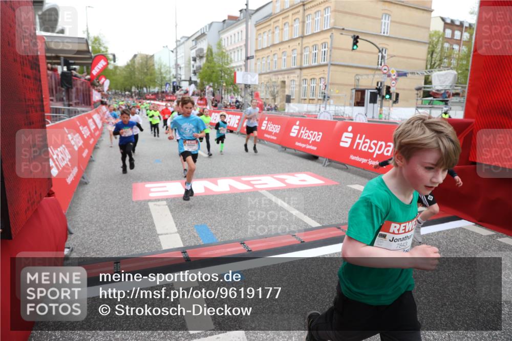 25.04.2026 - Das Zehntel Strokosch-Dieckow http://msf.ph/oto/9619177 25.04.2026 10:56:10 Ziel 5038, 5095, 5207, 5261, 5288, 5497, 5521, 5660, 5926, 5963, 5977, 5990, 6006, 6034, 6374, 6545, 6624, 6905, 6973, 7090, 7200, 7251, 7258, 7722, 7843, 8000 meine-sportfotos.de