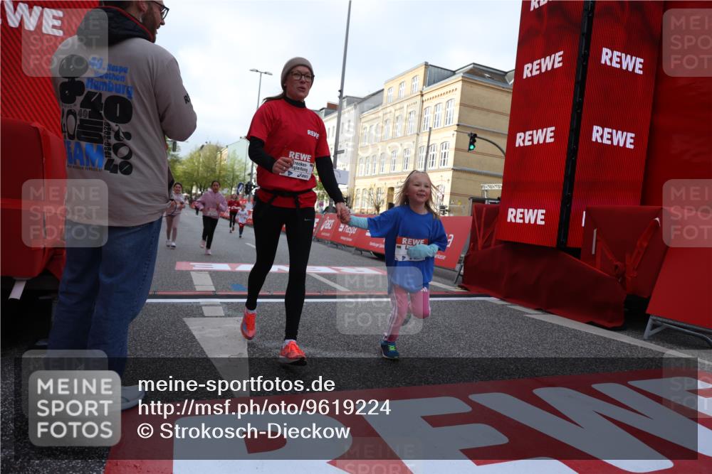 25.04.2026 - Das Zehntel Strokosch-Dieckow http://msf.ph/oto/9619224 25.04.2026 09:12:30 Ziel 2080, 2667, 2678 meine-sportfotos.de