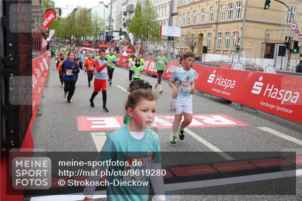 25.04.2026 - Das Zehntel Strokosch-Dieckow http://msf.ph/oto/9619280 25.04.2026 11:00:41 Ziel 5240, 5245, 5248, 5343, 5352, 5353, 5402, 5635, 5836, 5960, 6438, 6632, 6669, 6686, 6874, 6945, 7054, 7067, 7078, 7112, 7330, 7361, 7465, 7479, 7660, 7825, 7859 meine-sportfotos.de