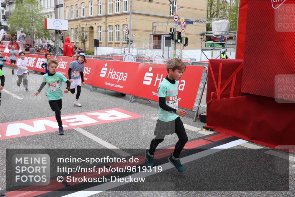 25.04.2026 - Das Zehntel Strokosch-Dieckow http://msf.ph/oto/9619319 25.04.2026 10:56:08 Ziel 5038, 5207, 5486, 5497, 5521, 5880, 5926, 5963, 5977, 5990, 6006, 6354, 6359, 6374, 6498, 6501, 6624, 6905, 6973, 7090, 7177, 7200, 7251, 7258, 7843, 7944, 7948, 8000 meine-sportfotos.de