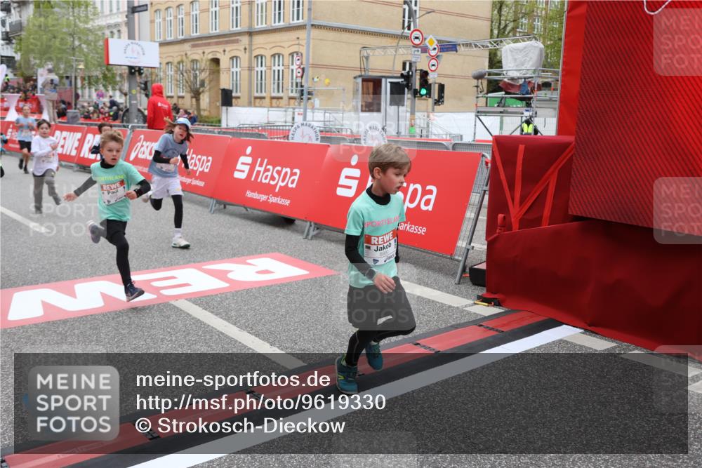 25.04.2026 - Das Zehntel Strokosch-Dieckow http://msf.ph/oto/9619330 25.04.2026 10:56:08 Ziel 5038, 5207, 5486, 5497, 5521, 5880, 5926, 5963, 5977, 5990, 6006, 6354, 6359, 6374, 6498, 6501, 6624, 6905, 6973, 7090, 7177, 7200, 7251, 7258, 7843, 7944, 7948, 8000 meine-sportfotos.de