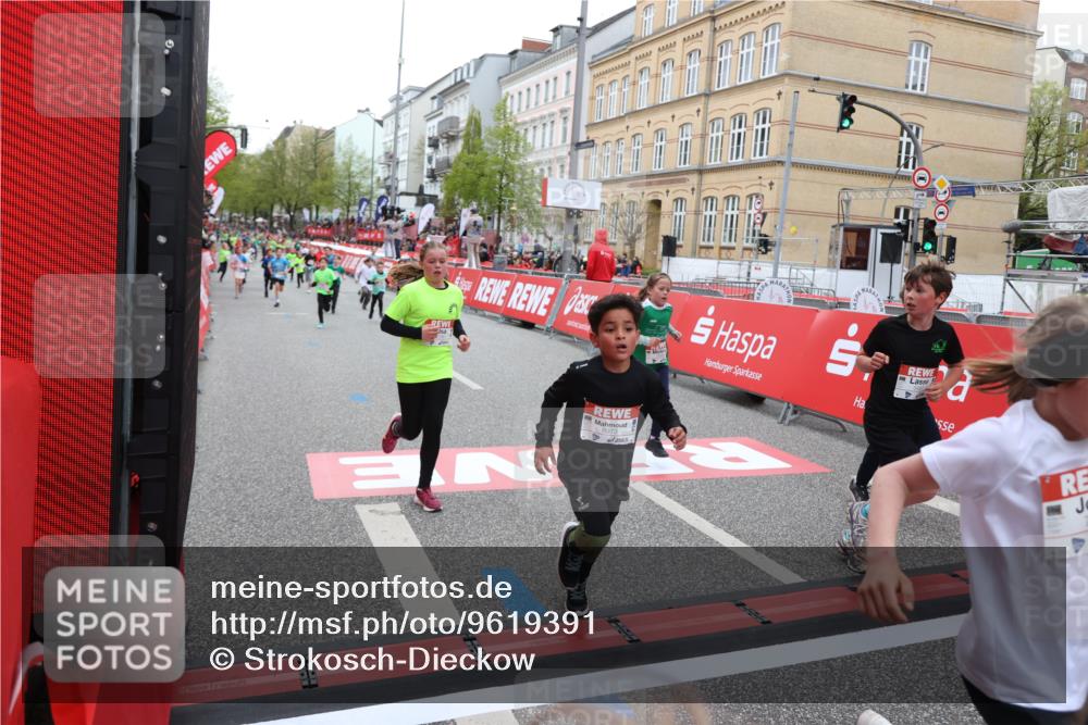 25.04.2026 - Das Zehntel Strokosch-Dieckow http://msf.ph/oto/9619391 25.04.2026 10:56:06 Ziel 5038, 5244, 5250, 5486, 5497, 5521, 5880, 5926, 5927, 5963, 5977, 5990, 6006, 6061, 6221, 6354, 6359, 6498, 6501, 6624, 6973, 7177, 7200, 7251, 7258, 7386, 7838, 7944, 7948 meine-sportfotos.de