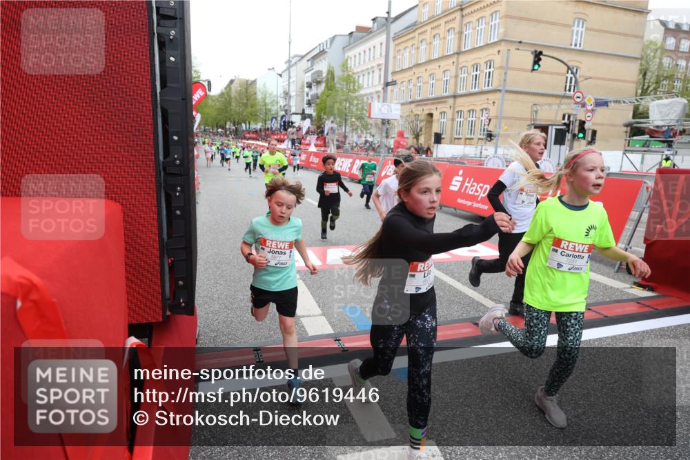 25.04.2026 - Das Zehntel Strokosch-Dieckow http://msf.ph/oto/9619446 25.04.2026 10:56:05 Ziel 5038, 5244, 5250, 5486, 5490, 5497, 5521, 5880, 5926, 5927, 5963, 5977, 6061, 6221, 6354, 6359, 6498, 6501, 6624, 6973, 7177, 7200, 7209, 7251, 7258, 7386, 7838, 7944, 7948 meine-sportfotos.de