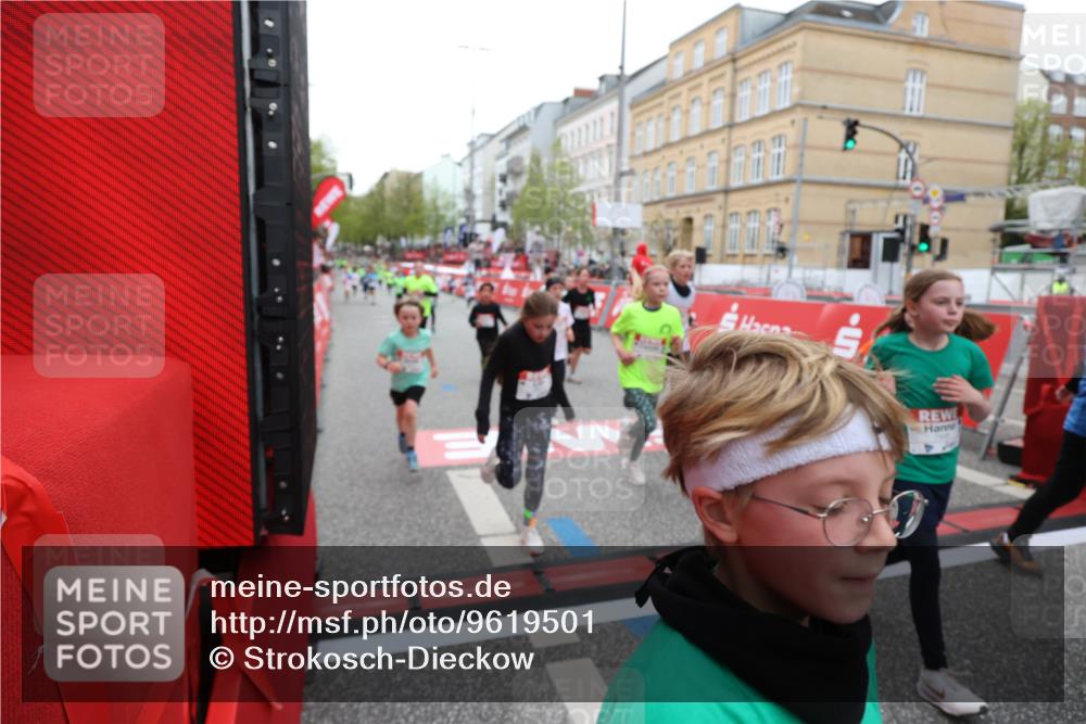 25.04.2026 - Das Zehntel Strokosch-Dieckow http://msf.ph/oto/9619501 25.04.2026 10:56:04 Ziel 5038, 5244, 5250, 5486, 5490, 5497, 5521, 5880, 5926, 5927, 5963, 5977, 6061, 6221, 6354, 6359, 6498, 6501, 6624, 6973, 7177, 7200, 7209, 7251, 7258, 7386, 7807, 7838, 7944, 7948 meine-sportfotos.de