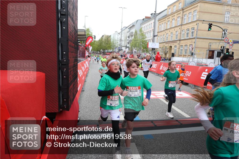 25.04.2026 - Das Zehntel Strokosch-Dieckow http://msf.ph/oto/9619538 25.04.2026 10:56:03 Ziel 5038, 5244, 5250, 5486, 5490, 5497, 5880, 5927, 5963, 5977, 6061, 6221, 6354, 6359, 6498, 6501, 6624, 6973, 6997, 7177, 7200, 7209, 7251, 7386, 7807, 7838, 7944, 7948 meine-sportfotos.de