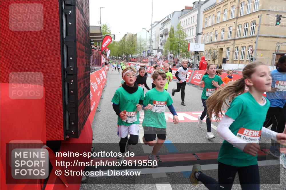 25.04.2026 - Das Zehntel Strokosch-Dieckow http://msf.ph/oto/9619550 25.04.2026 10:56:03 Ziel 5038, 5244, 5250, 5486, 5490, 5497, 5880, 5927, 5963, 5977, 6061, 6221, 6354, 6359, 6498, 6501, 6624, 6973, 6997, 7177, 7200, 7209, 7251, 7386, 7807, 7838, 7944, 7948 meine-sportfotos.de