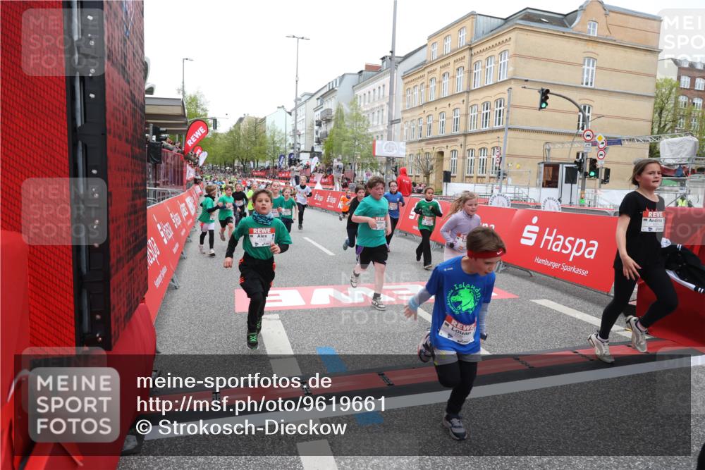 25.04.2026 - Das Zehntel Strokosch-Dieckow http://msf.ph/oto/9619661 25.04.2026 10:56:01 Ziel 5244, 5250, 5486, 5490, 5880, 5927, 6007, 6061, 6090, 6221, 6249, 6354, 6359, 6498, 6501, 6997, 7177, 7209, 7386, 7807, 7838, 7944, 7948 meine-sportfotos.de
