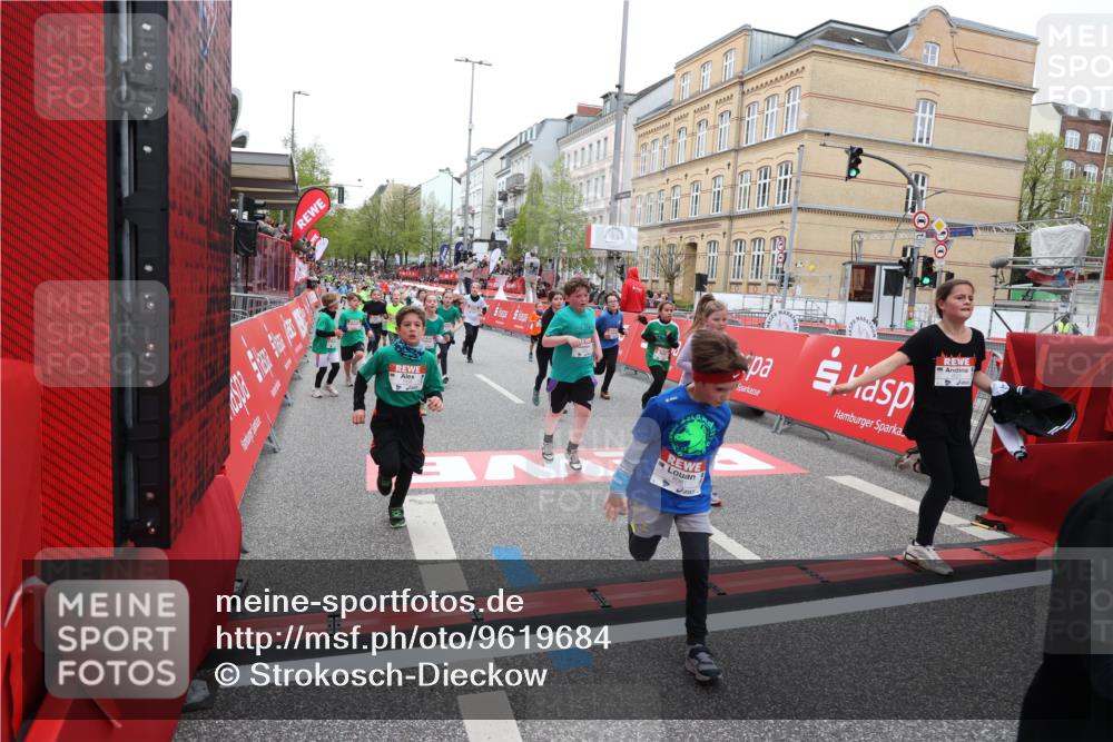 25.04.2026 - Das Zehntel Strokosch-Dieckow http://msf.ph/oto/9619684 25.04.2026 10:56:01 Ziel 5244, 5250, 5486, 5490, 5880, 5927, 6007, 6061, 6090, 6221, 6249, 6354, 6359, 6498, 6501, 6997, 7177, 7209, 7386, 7807, 7838, 7944, 7948 meine-sportfotos.de