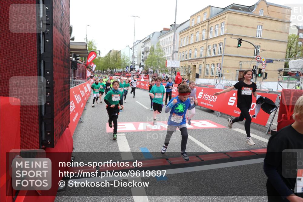 25.04.2026 - Das Zehntel Strokosch-Dieckow http://msf.ph/oto/9619697 25.04.2026 10:56:01 Ziel 5244, 5250, 5486, 5490, 5880, 5927, 6007, 6061, 6090, 6221, 6249, 6354, 6359, 6498, 6501, 6997, 7177, 7209, 7386, 7807, 7838, 7944, 7948 meine-sportfotos.de