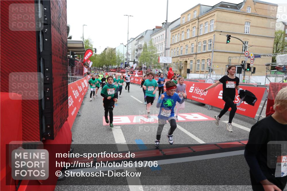 25.04.2026 - Das Zehntel Strokosch-Dieckow http://msf.ph/oto/9619706 25.04.2026 10:56:01 Ziel 5244, 5250, 5486, 5490, 5880, 5927, 6007, 6061, 6090, 6221, 6249, 6354, 6359, 6498, 6501, 6997, 7177, 7209, 7386, 7807, 7838, 7944, 7948 meine-sportfotos.de