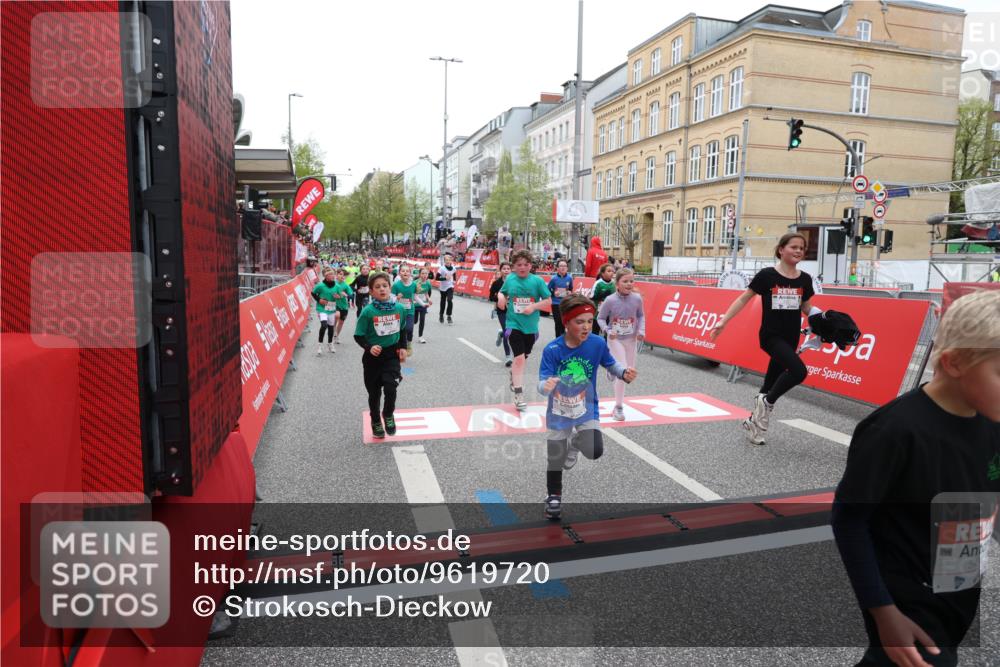 25.04.2026 - Das Zehntel Strokosch-Dieckow http://msf.ph/oto/9619720 25.04.2026 10:56:01 Ziel 5244, 5250, 5486, 5490, 5880, 5927, 6007, 6061, 6090, 6221, 6249, 6354, 6359, 6498, 6501, 6997, 7177, 7209, 7386, 7807, 7838, 7944, 7948 meine-sportfotos.de
