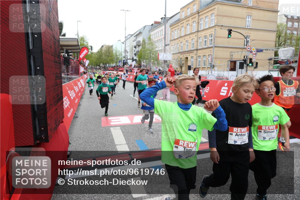 25.04.2026 - Das Zehntel Strokosch-Dieckow http://msf.ph/oto/9619746 25.04.2026 10:56:01 Ziel 5244, 5250, 5486, 5490, 5880, 5927, 6007, 6061, 6090, 6221, 6249, 6354, 6359, 6498, 6501, 6997, 7177, 7209, 7386, 7807, 7838, 7944, 7948 meine-sportfotos.de