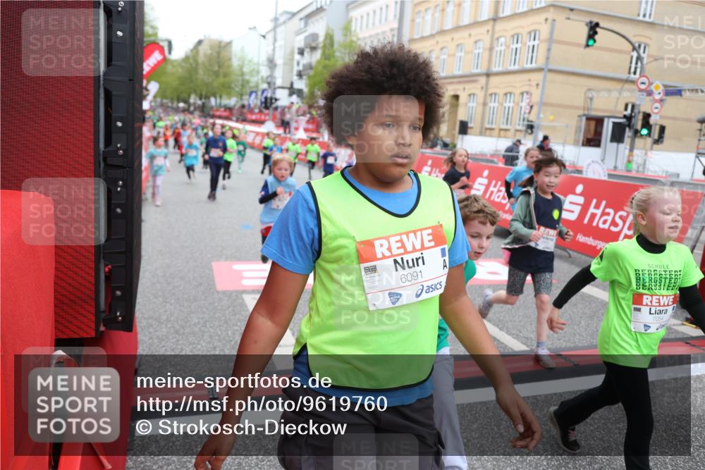 25.04.2026 - Das Zehntel Strokosch-Dieckow http://msf.ph/oto/9619760 25.04.2026 11:00:36 Ziel 5040, 5219, 5233, 5271, 5286, 5343, 5352, 5353, 5635, 5690, 5715, 5722, 5836, 5995, 6091, 6395, 6632, 6669, 6686, 6874, 7017, 7054, 7094, 7296, 7370, 7410, 7465, 7660, 7767, 7800, 7834, 7844, 7859 meine-sportfotos.de