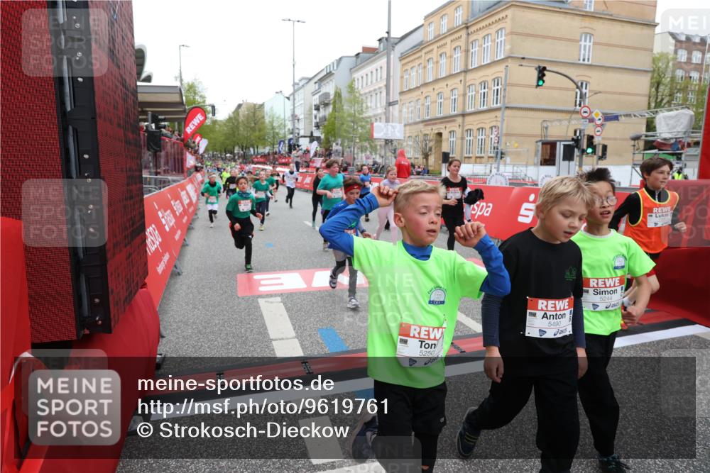 25.04.2026 - Das Zehntel Strokosch-Dieckow http://msf.ph/oto/9619761 25.04.2026 10:56:01 Ziel 5244, 5250, 5486, 5490, 5880, 5927, 6007, 6061, 6090, 6221, 6249, 6354, 6359, 6498, 6501, 6997, 7177, 7209, 7386, 7807, 7838, 7944, 7948 meine-sportfotos.de