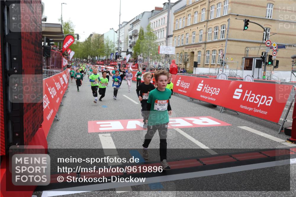 25.04.2026 - Das Zehntel Strokosch-Dieckow http://msf.ph/oto/9619896 25.04.2026 10:55:58 Ziel 5244, 5250, 5394, 5456, 5490, 5674, 6007, 6090, 6249, 6997, 7209, 7386, 7517, 7618, 7807 meine-sportfotos.de