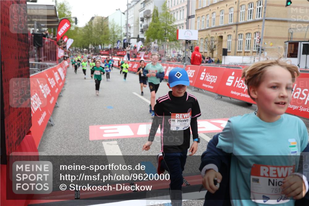 25.04.2026 - Das Zehntel Strokosch-Dieckow http://msf.ph/oto/9620000 25.04.2026 10:55:55 Ziel 5116, 5388, 5394, 5456, 5674, 6007, 6090, 6206, 6249, 6299, 6909, 6958, 6997, 7500, 7517, 7618, 7856 meine-sportfotos.de