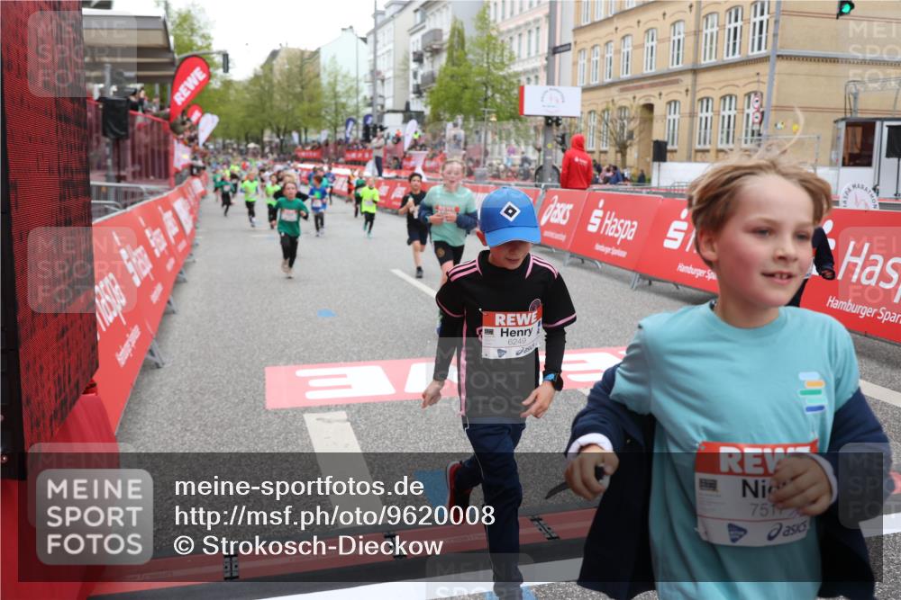 25.04.2026 - Das Zehntel Strokosch-Dieckow http://msf.ph/oto/9620008 25.04.2026 10:55:55 Ziel 5116, 5388, 5394, 5456, 5674, 6007, 6090, 6206, 6249, 6299, 6909, 6958, 6997, 7500, 7517, 7618, 7856 meine-sportfotos.de