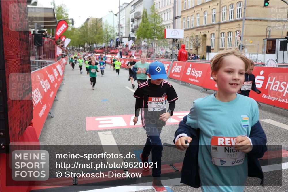 25.04.2026 - Das Zehntel Strokosch-Dieckow http://msf.ph/oto/9620021 25.04.2026 10:55:55 Ziel 5116, 5388, 5394, 5456, 5674, 6007, 6090, 6206, 6249, 6299, 6909, 6958, 6997, 7500, 7517, 7618, 7856 meine-sportfotos.de