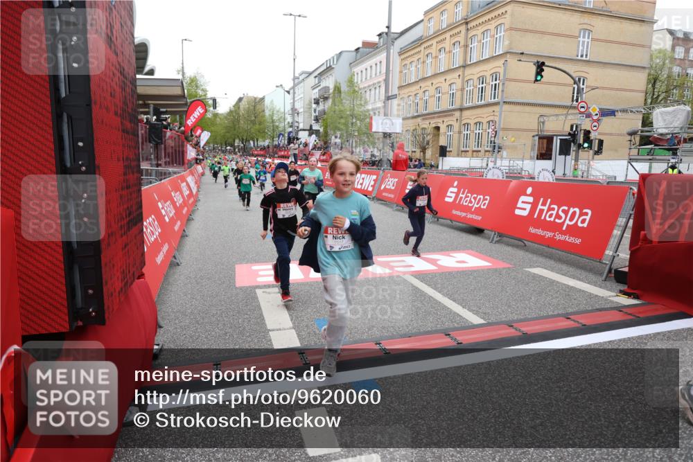 25.04.2026 - Das Zehntel Strokosch-Dieckow http://msf.ph/oto/9620060 25.04.2026 10:55:55 Ziel 5116, 5388, 5394, 5456, 5674, 6007, 6090, 6206, 6249, 6299, 6909, 6958, 6997, 7500, 7517, 7618, 7856 meine-sportfotos.de