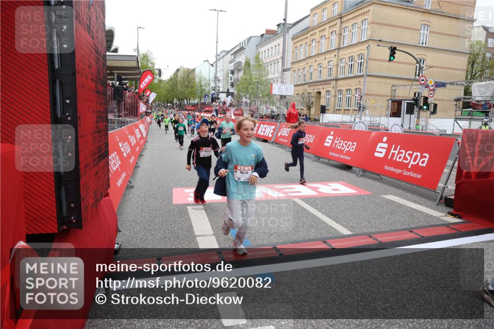 25.04.2026 - Das Zehntel Strokosch-Dieckow http://msf.ph/oto/9620082 25.04.2026 10:55:55 Ziel 5116, 5388, 5394, 5456, 5674, 6007, 6090, 6206, 6249, 6299, 6909, 6958, 6997, 7500, 7517, 7618, 7856 meine-sportfotos.de