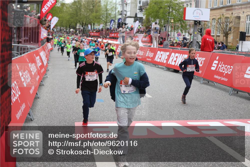 25.04.2026 - Das Zehntel Strokosch-Dieckow http://msf.ph/oto/9620116 25.04.2026 10:55:54 Ziel 5116, 5388, 5394, 5456, 5674, 5923, 5959, 6007, 6090, 6206, 6249, 6299, 6909, 6958, 7500, 7517, 7618, 7837, 7856 meine-sportfotos.de